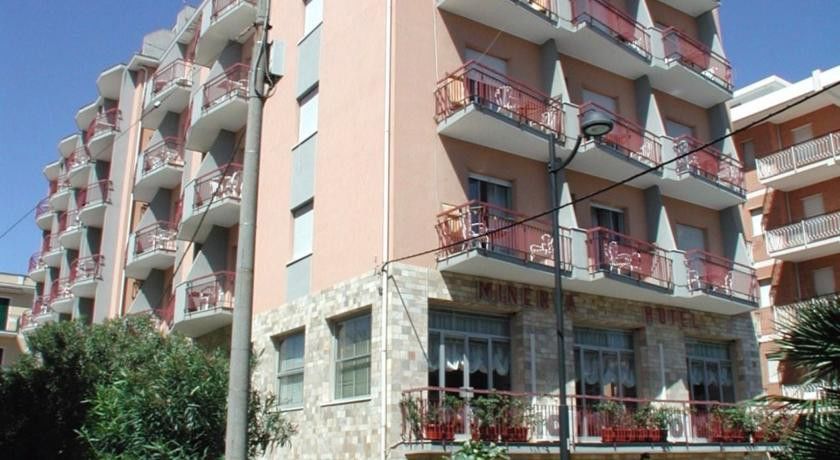 Hotel Minerva Пьетра-Лигуре Экстерьер фото