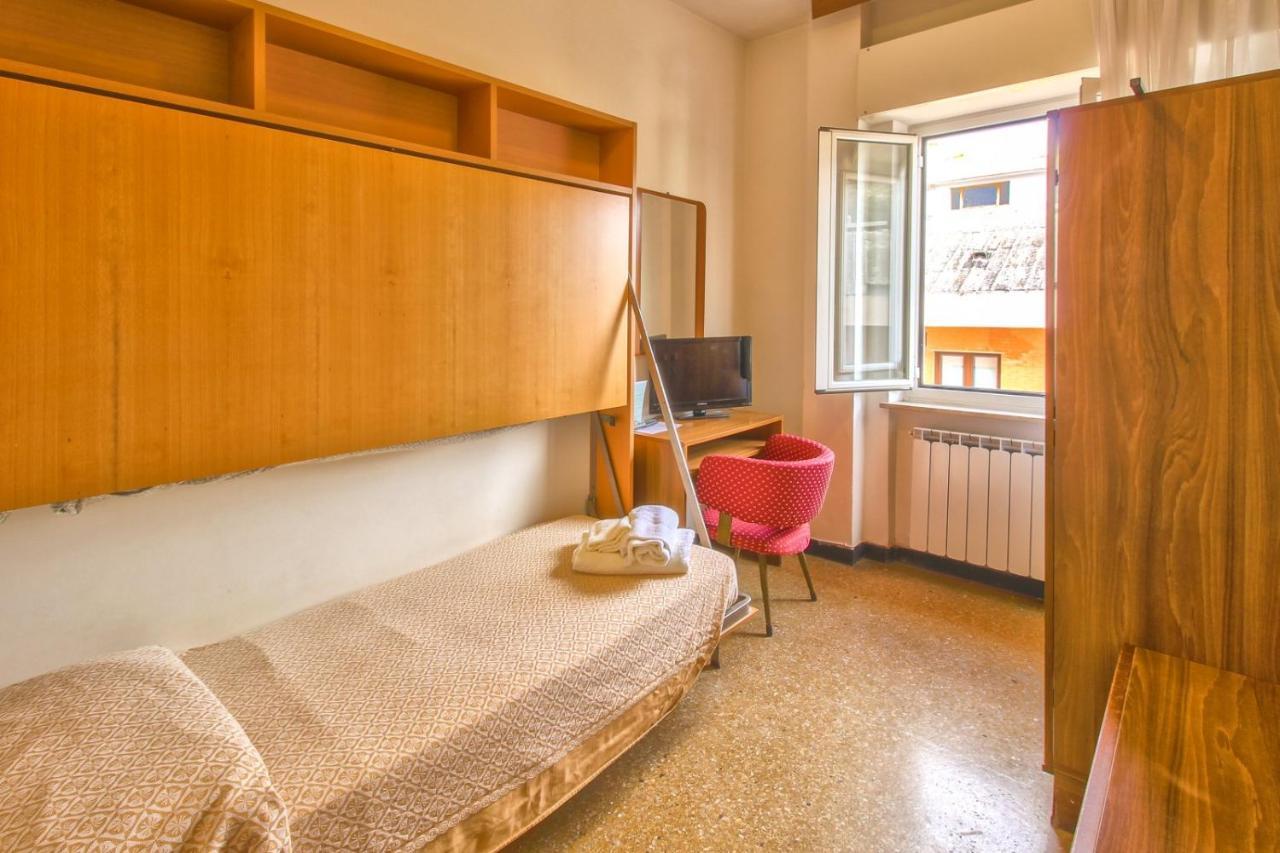 Hotel Minerva Пьетра-Лигуре Экстерьер фото